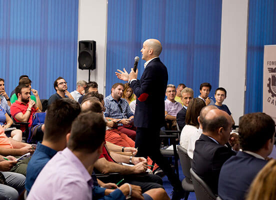 conferencias-cesar-piqueras.jpg